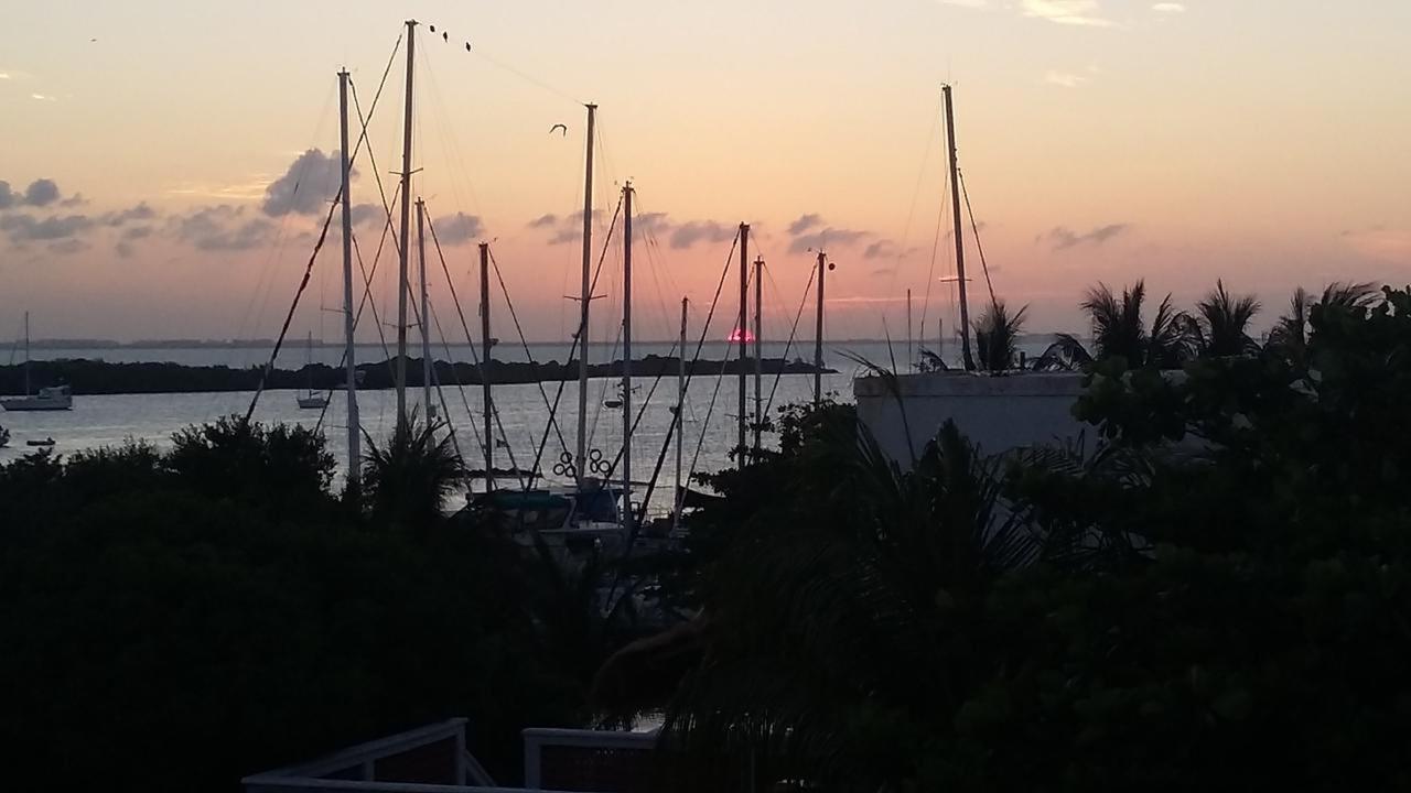 Marina Paraiso Isla Mujeres Hotel Exteriér fotografie